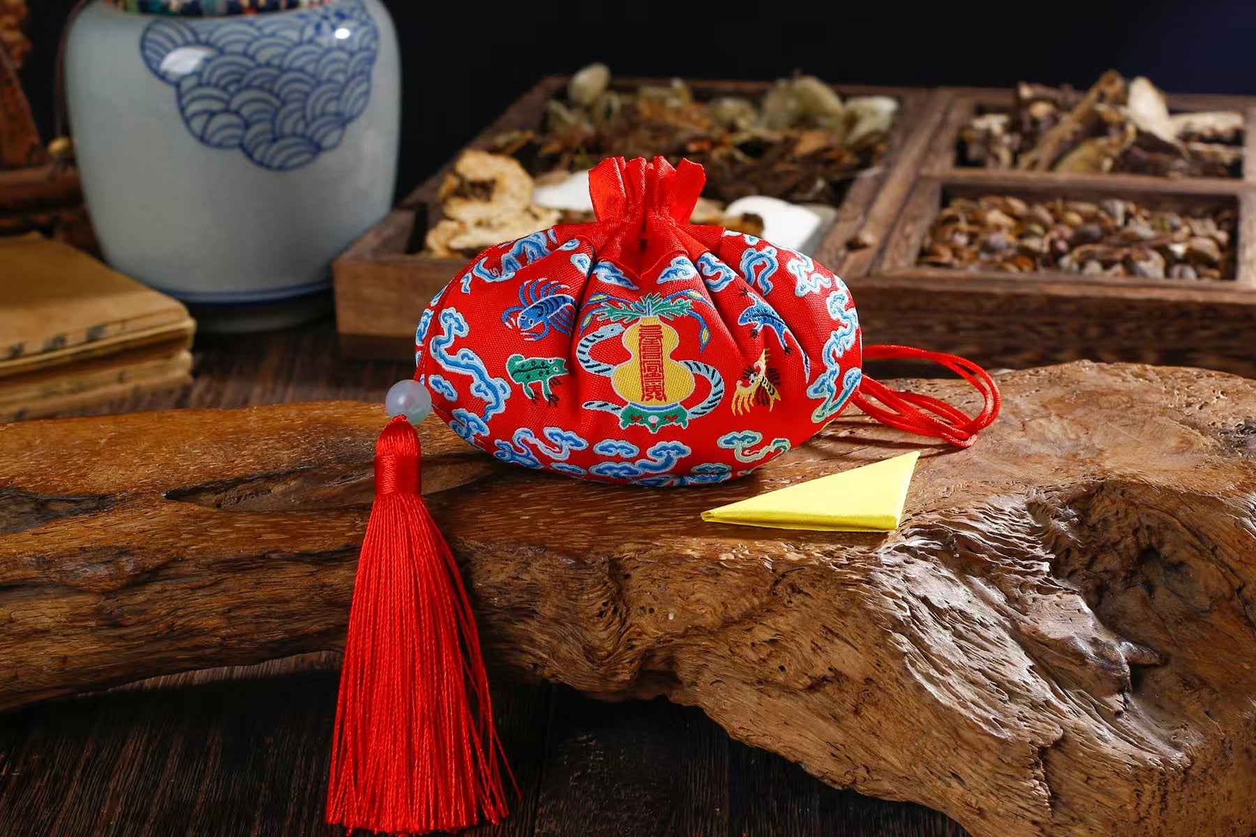 Dragon Boat Festival Herbal Sachet – Brocade Amulet with Anti-Evil Talisman (11x10cm)